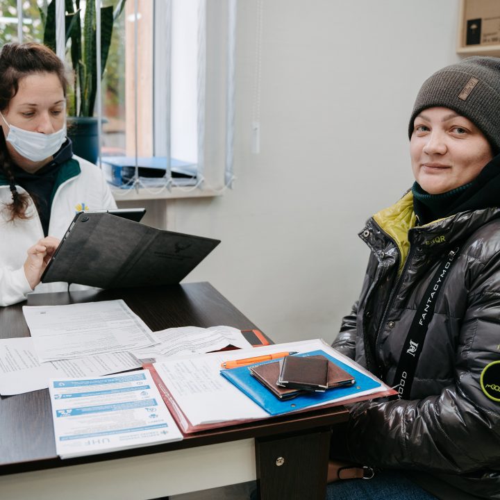 Програма багатоцільової грошової допомоги для ВПО у Полтавській та Хмельницькій областях