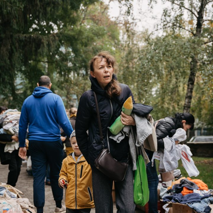 Теплий одяг для переселенців