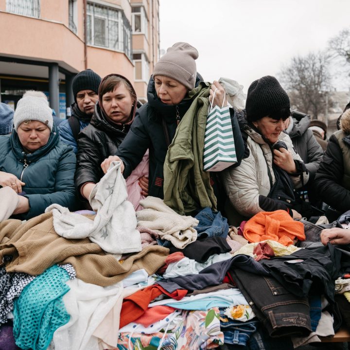Карітас Полтава продовжує надавати одяг для ВПО